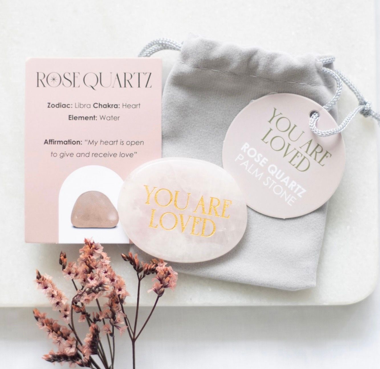 Rozenkwarts set handsteen YOU ARE LOVED bij myhearttoyours.nl