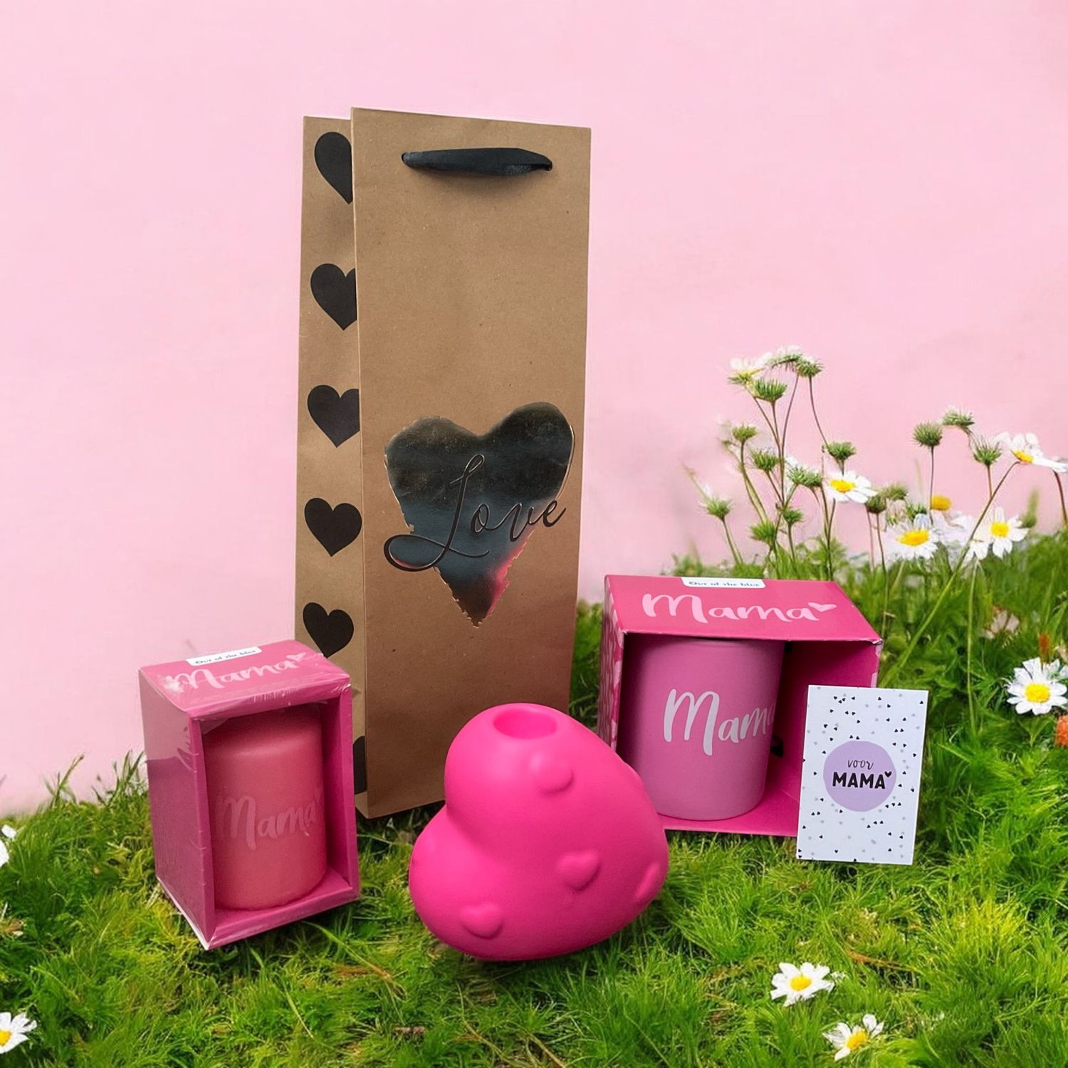 MAMA Cadeau box voor vele gelegenheden, met mama kaars, mama beker, kandelaar in hartvorm bij myhearttoyours.nl