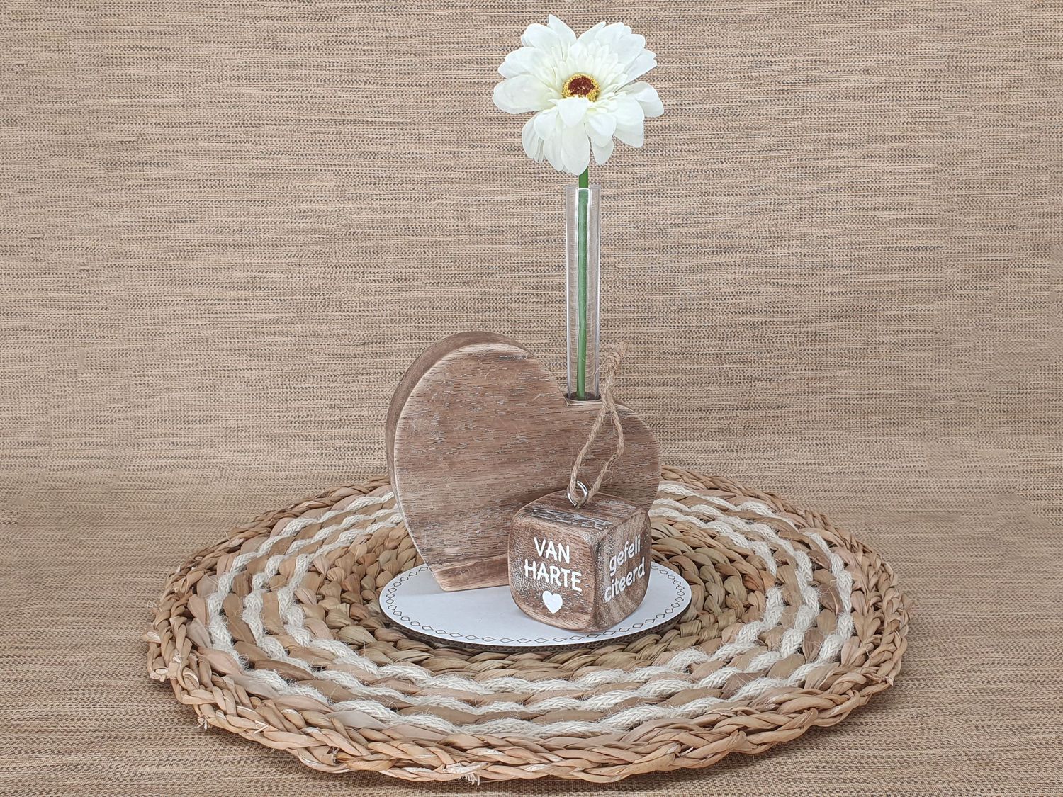 Cadeau box VAN HARTE GEFELICITEERD, bij myhearttoyours.nl