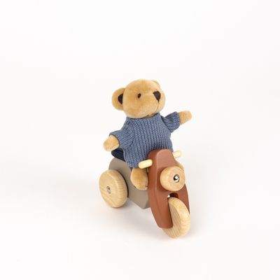 Alexis de Beer op Vespa – Mini Friends Speelfiguur met Houten Motor voor fantasierijk spel.