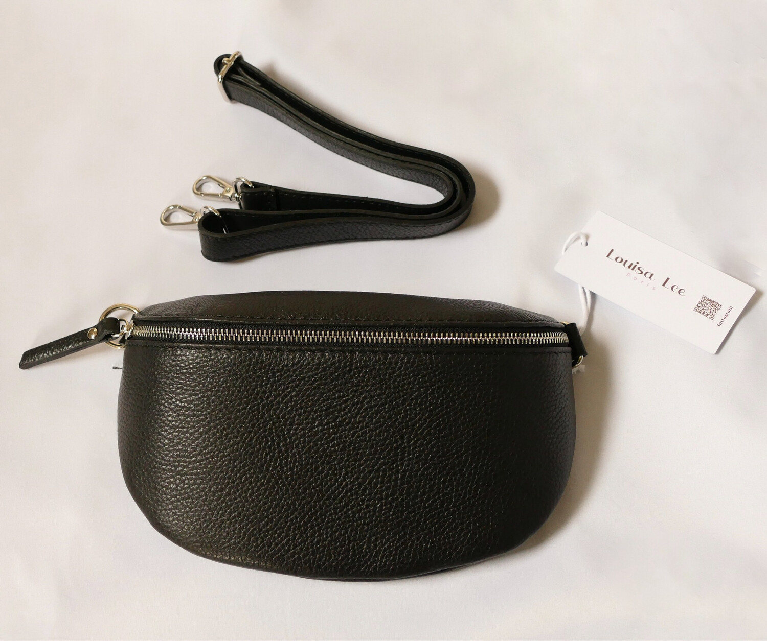 Body Bag aus genarbtem Leder