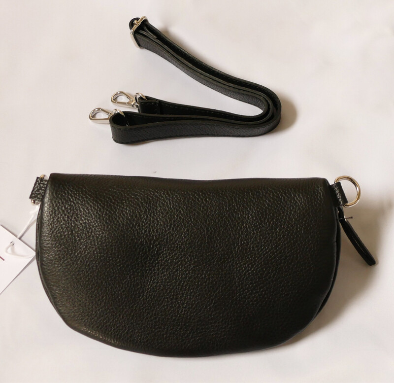 Body Bag aus genarbtem Leder