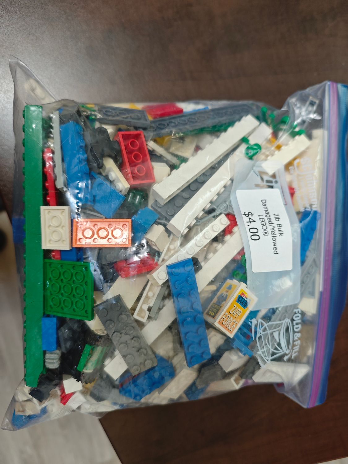 2 LBs of damaged/yellowed/cracked LEGO®