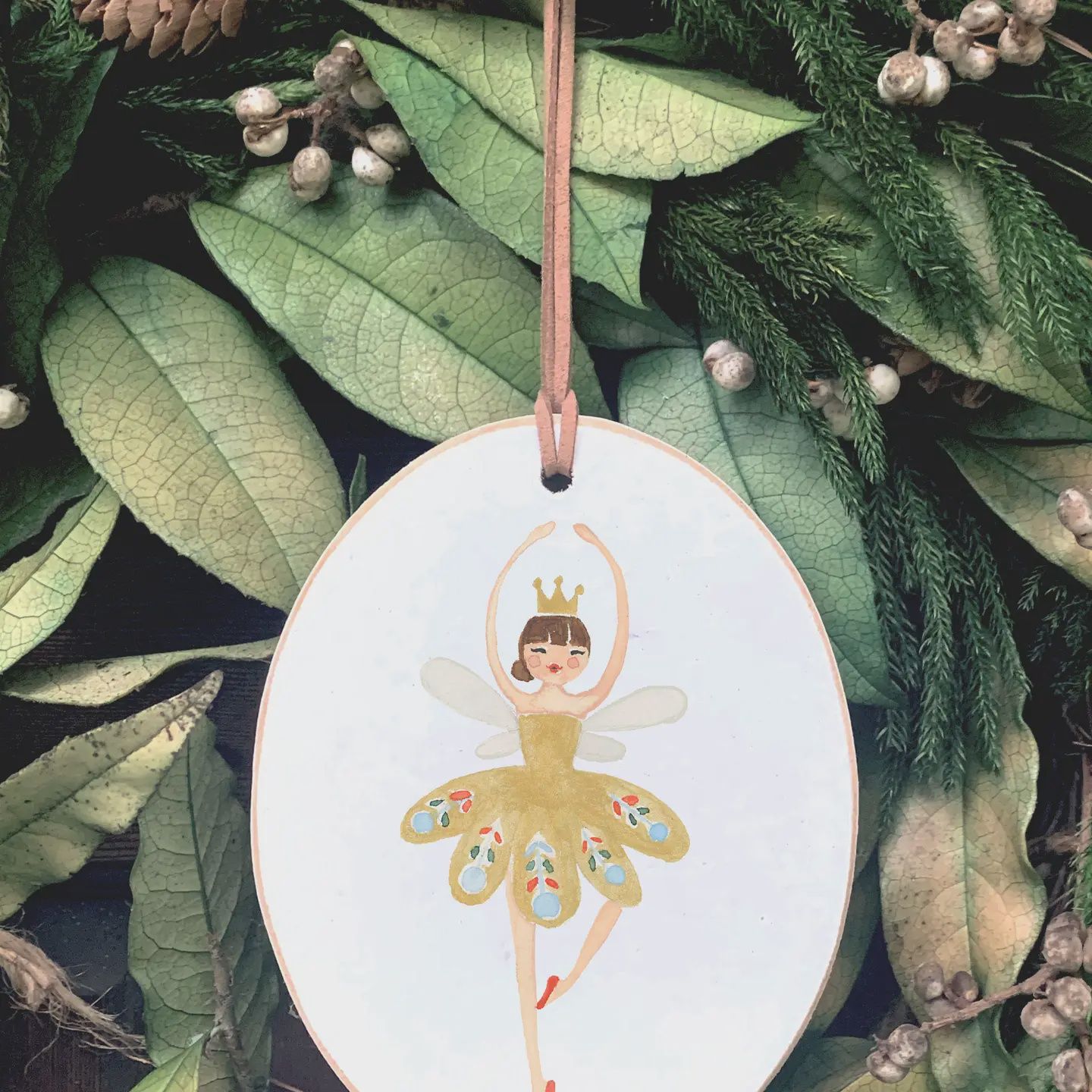 CLAIRMONT &amp; CO GOLD BALLERINA OVAL ORNAMENT