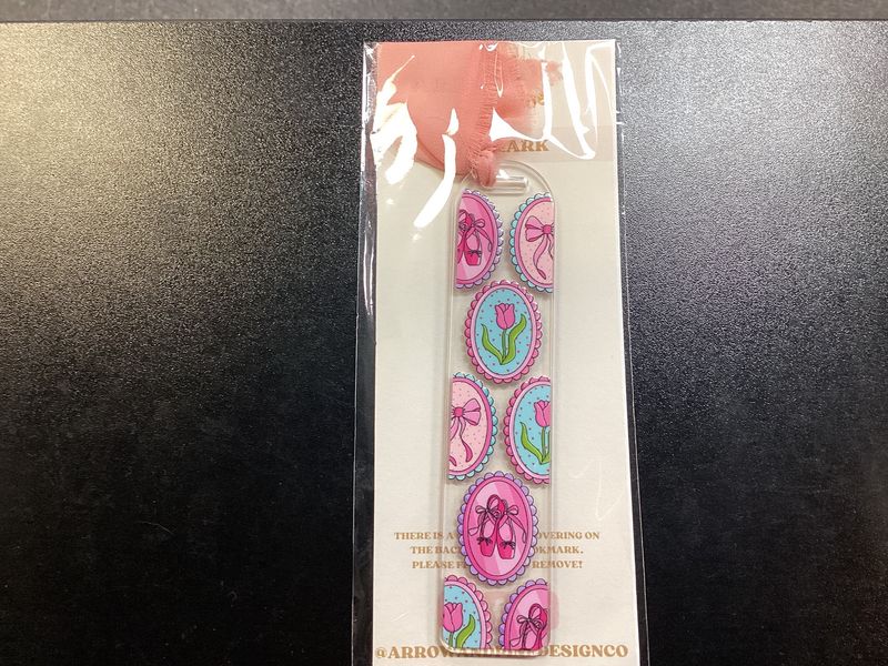 ARROW &amp; PINE ACRYLIC DANCE BOOKMARK