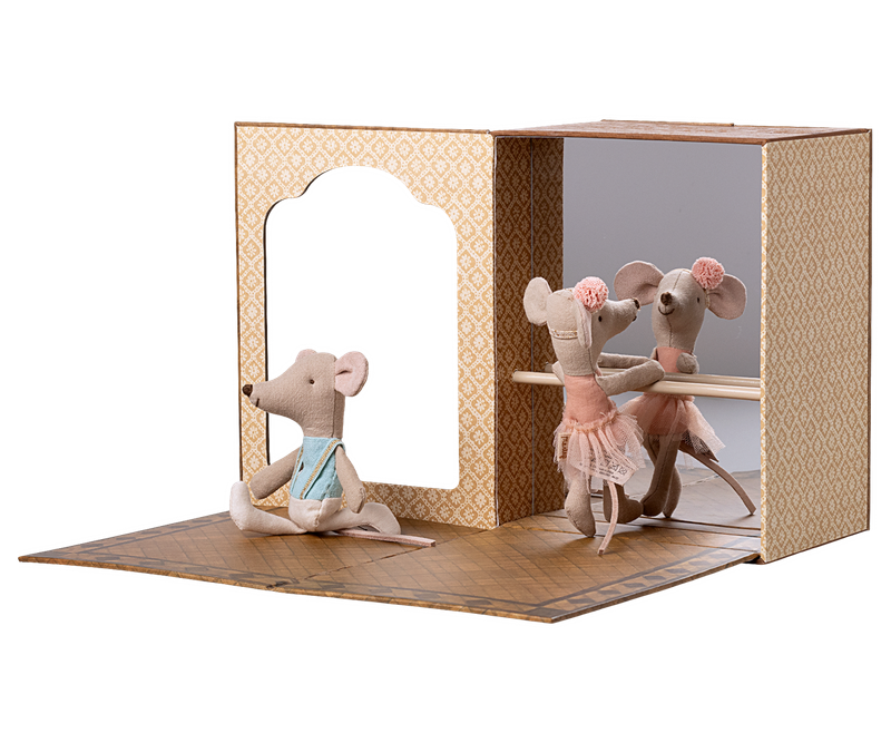 MAILEG BALLET MICE IN DANCE STUDIO, LITTLE SISTER &amp; BROTHER