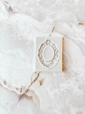 Retro frame mold