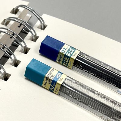 Kit92 - Sketchin' on the Train