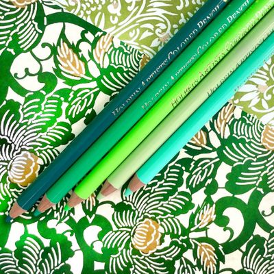 Holbein Pencil Crayon