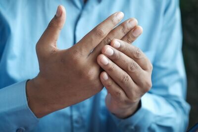 Le nettoyage éthérique de l&#39;arthrite