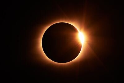 SOL Y LUNA, INITIATIONS AUX ÉNERGIES DE LA LUNE ET DU SOLEIL