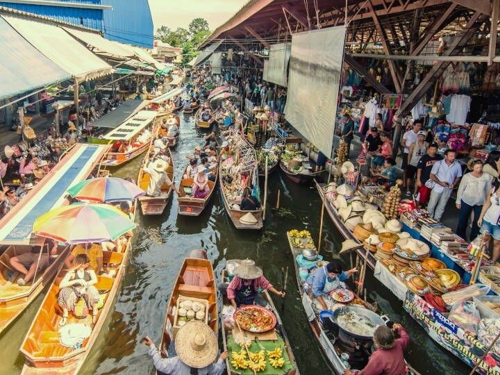 Maeklong Railway Market &amp; Damnoen Saduak Floating Market
