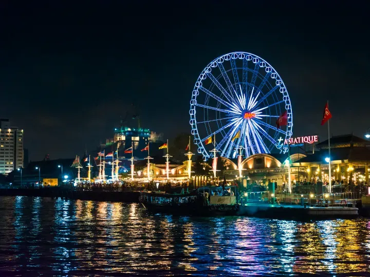 Royal Princess Dinner Cruise - ASIATIQUE PIER