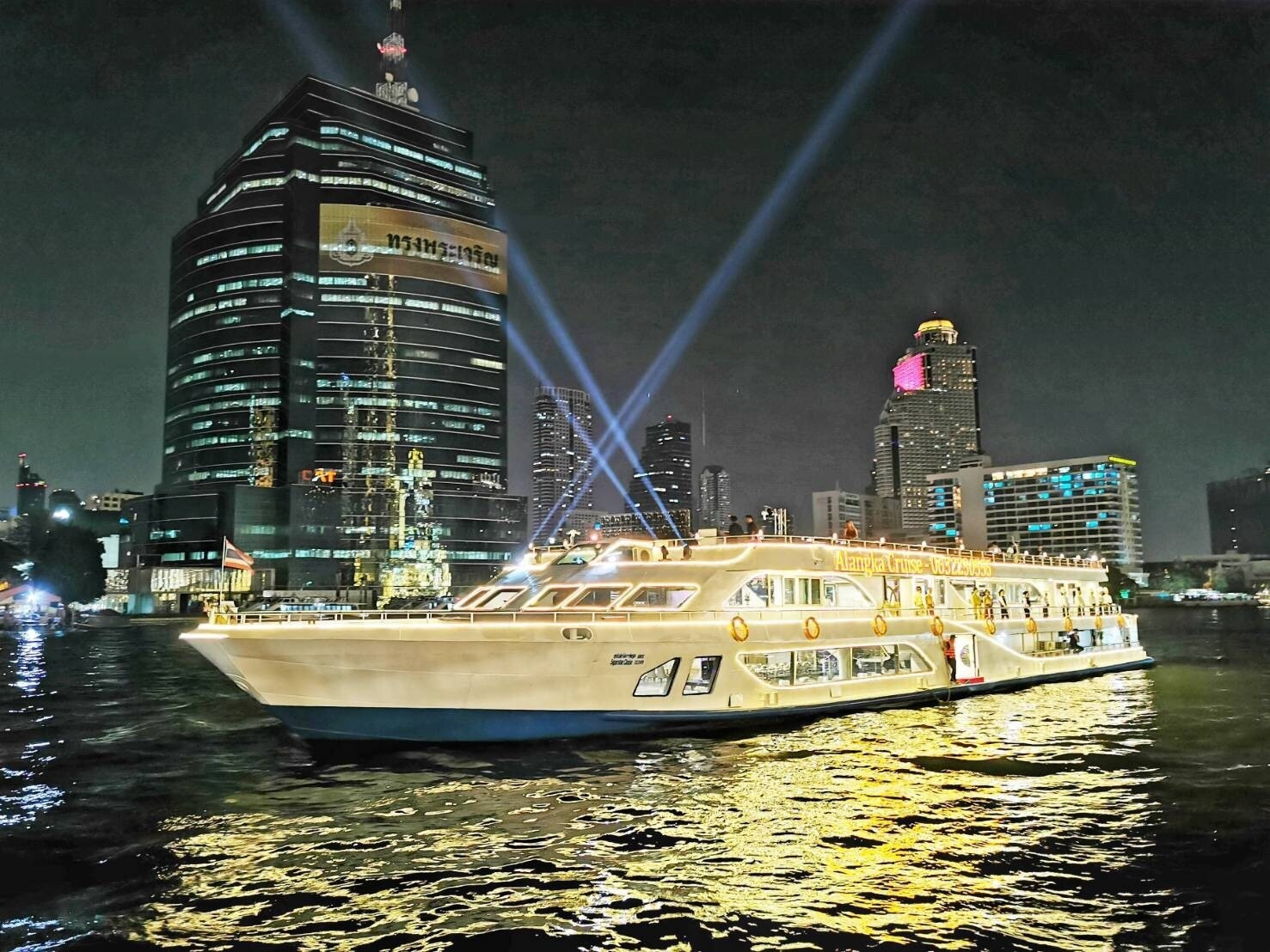 Alangka Dinner Cruise at IconSiam (Pier no.4)