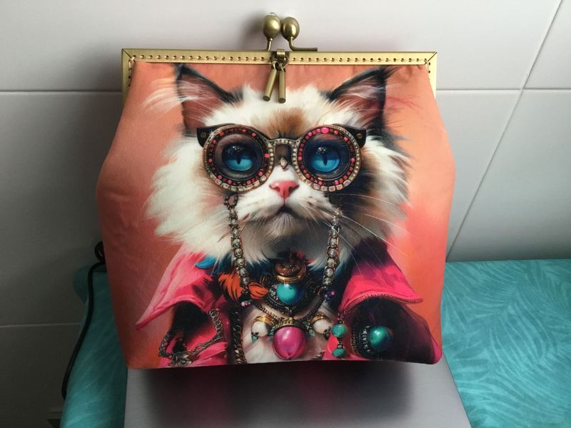Cat Coqueto