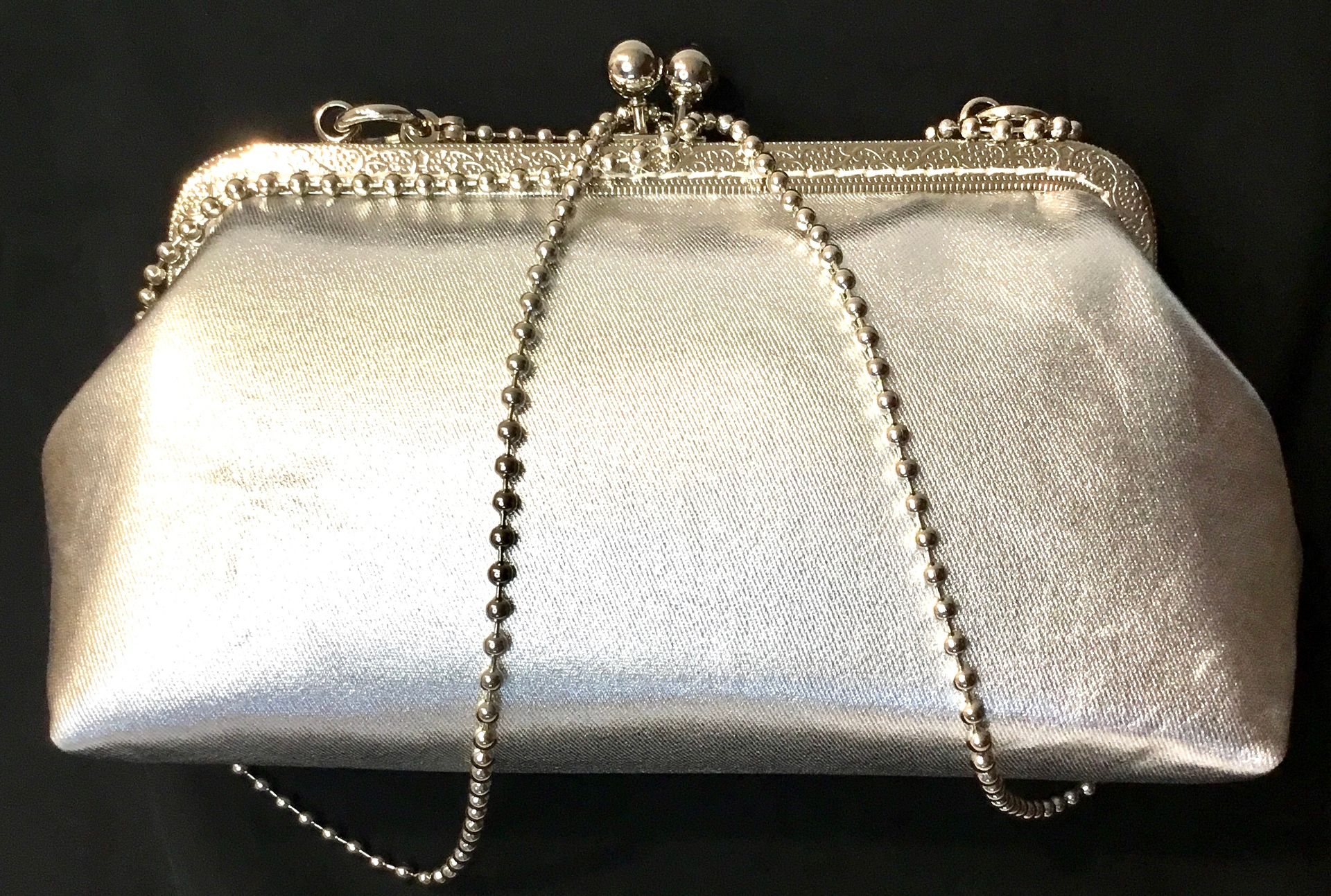 Bolso de color plata An30cnt X13X 8cnt