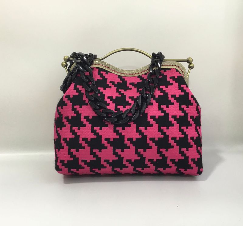 Bolso de pata de gallo fucsia y negro Bolso de pata de gallo fucsia y negro