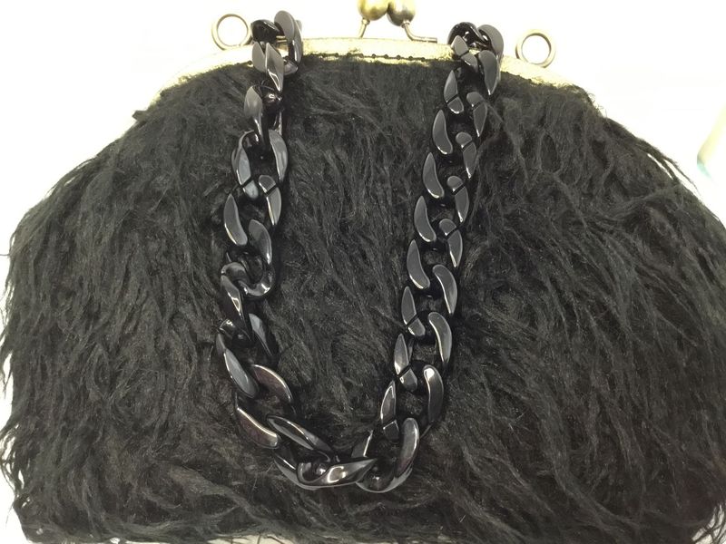 Bolso de pelo sintético negro