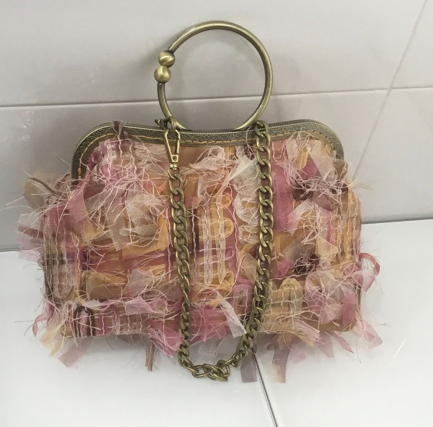 Alt 18 cm X An 32 cm X Fond 9 cm Bolso despeinado asa redonda