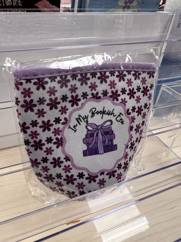 “In my bookish era” Coozie