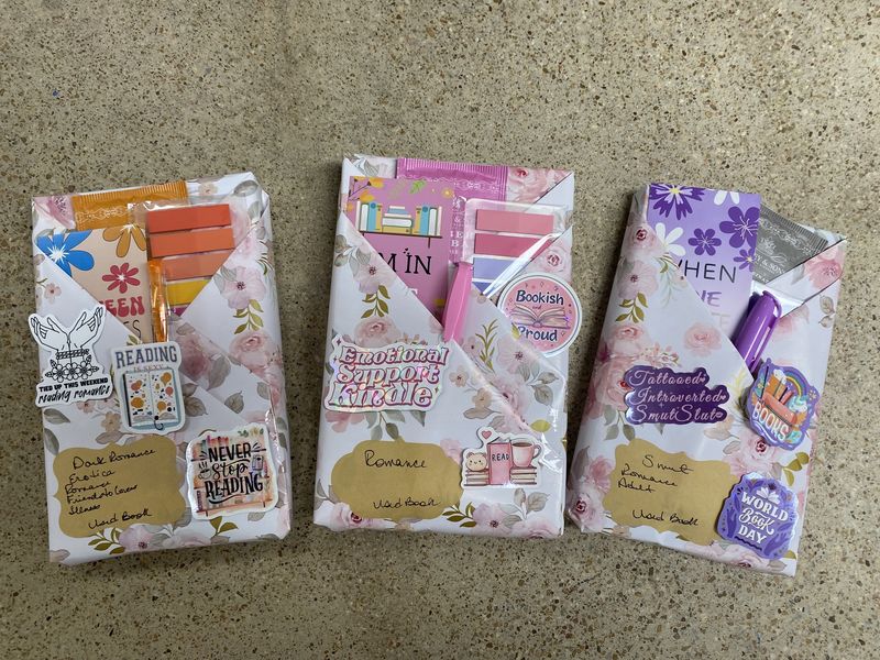 Blind date w a book-used