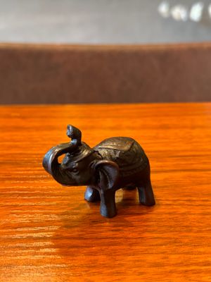 Resin Indian Elephant ( XS )
