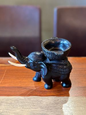 Resin Tea light Candle Holder, Elephant carrying a basket