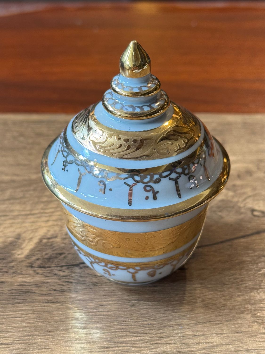 Ceramic Gold Bowl with Lid ( Style B )