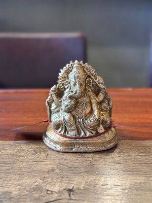 Lord Ganesh Sandstone, Gold (S)