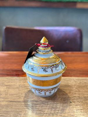 Hand Painted 18 Carat Gold Bowl and Lid (S)