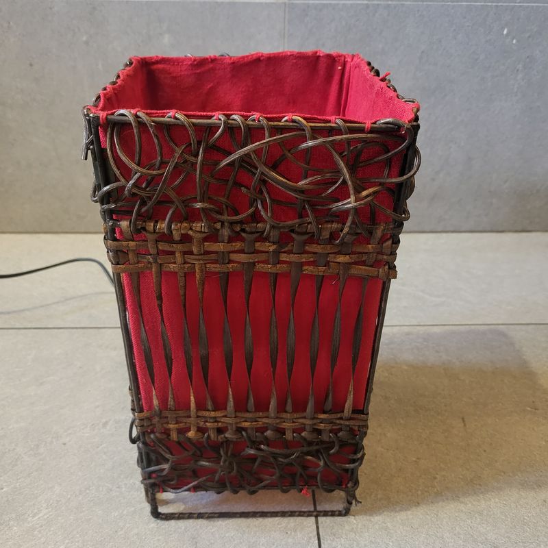 Handmade Ratan Lamp - Red linear