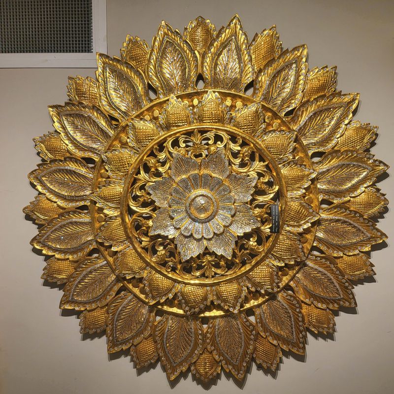 Wooden wall decoration with glass finished