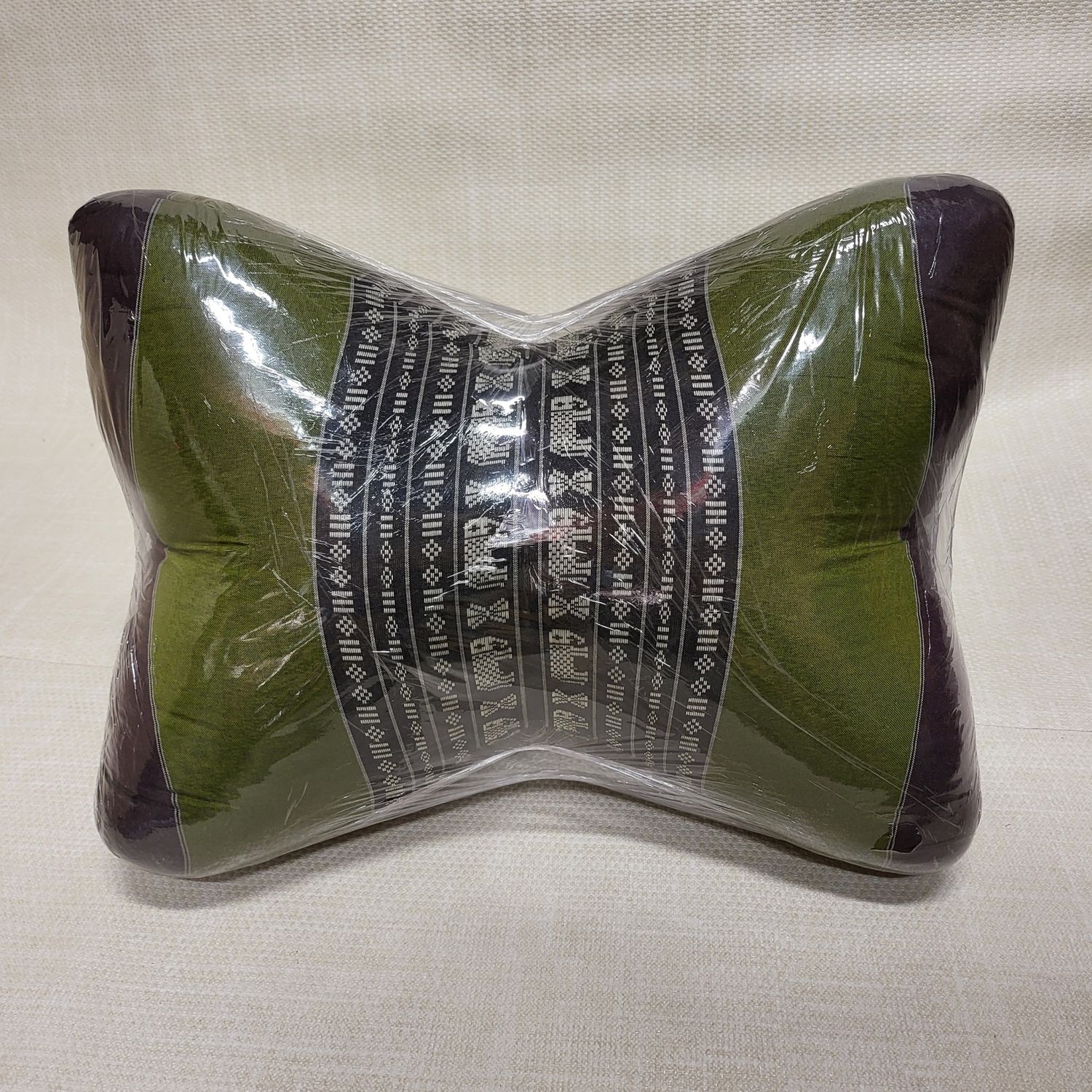 Traditional Thai Triangle curved cushion - Green