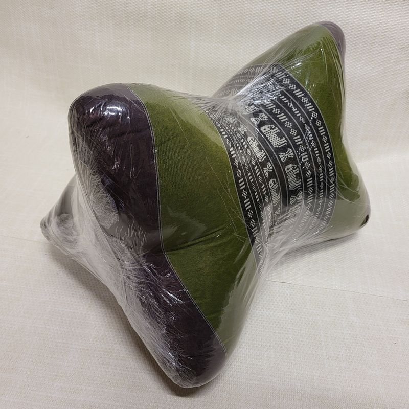 Traditional Thai Triangle curved cushion - Green