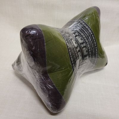 Traditional Thai Triangle curved cushion - Green