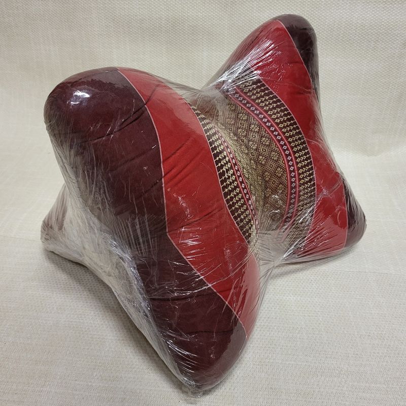 Traditional Thai Triangle curved cushion - Red B