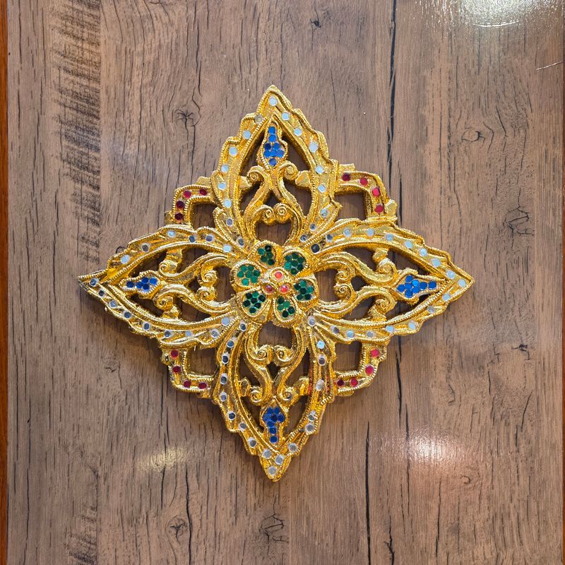 Hand carved Wooden Wall Plaque – Floral Diamond A 20 cm