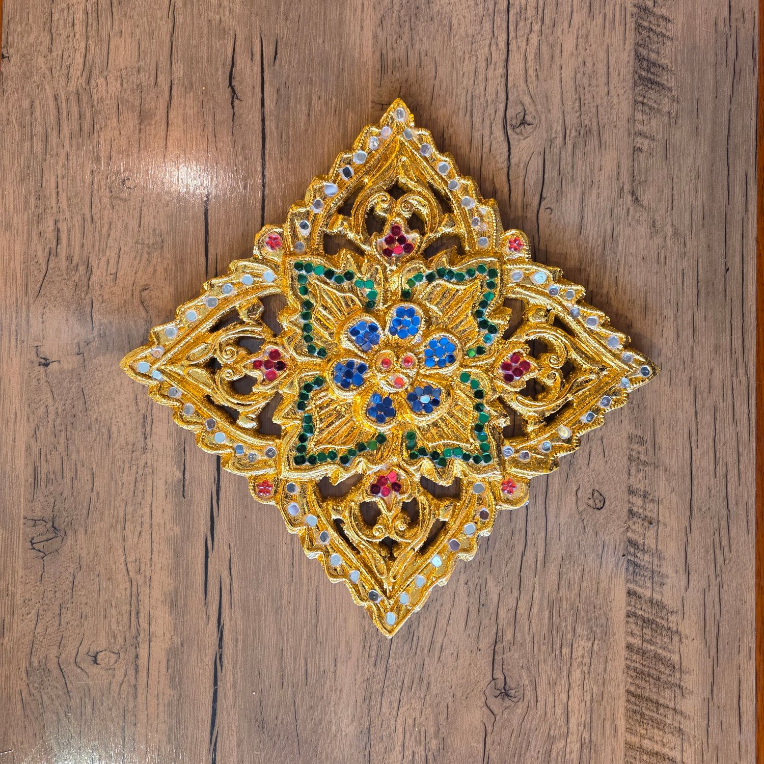 Hand carved Wooden Wall Plaque – Floral Diamond C 20 cm