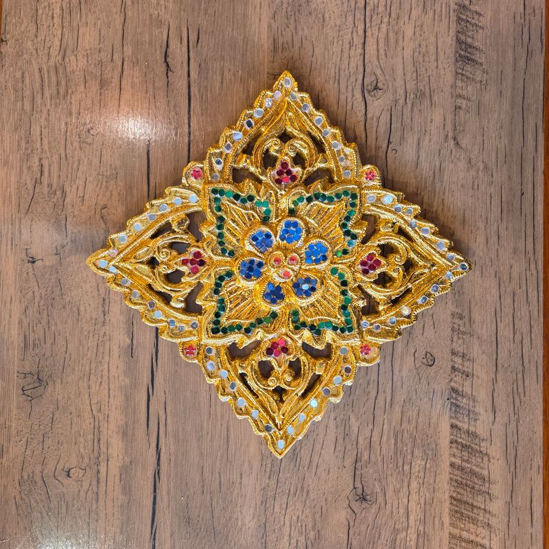 Hand carved Wooden Wall Plaque – Floral Diamond C 20 cm