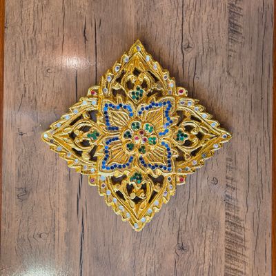 Hand carved Wooden Wall Plaque – Floral Diamond D 20 cm