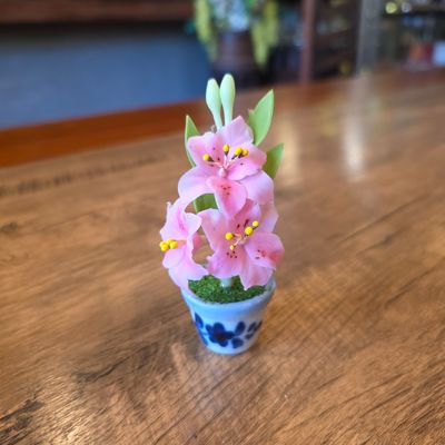 Miniature Clay Lily Magnet - Pink