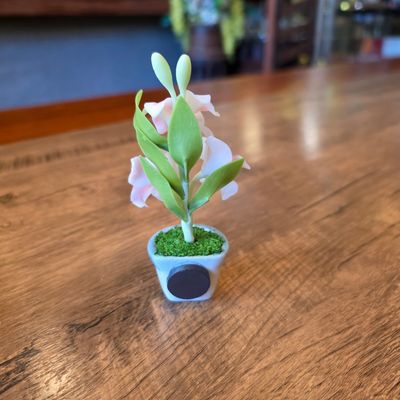 Miniature Clay Lily Magnet - White