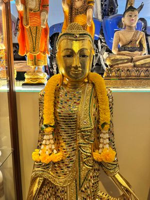 Thai Buddhist Garland - Linear