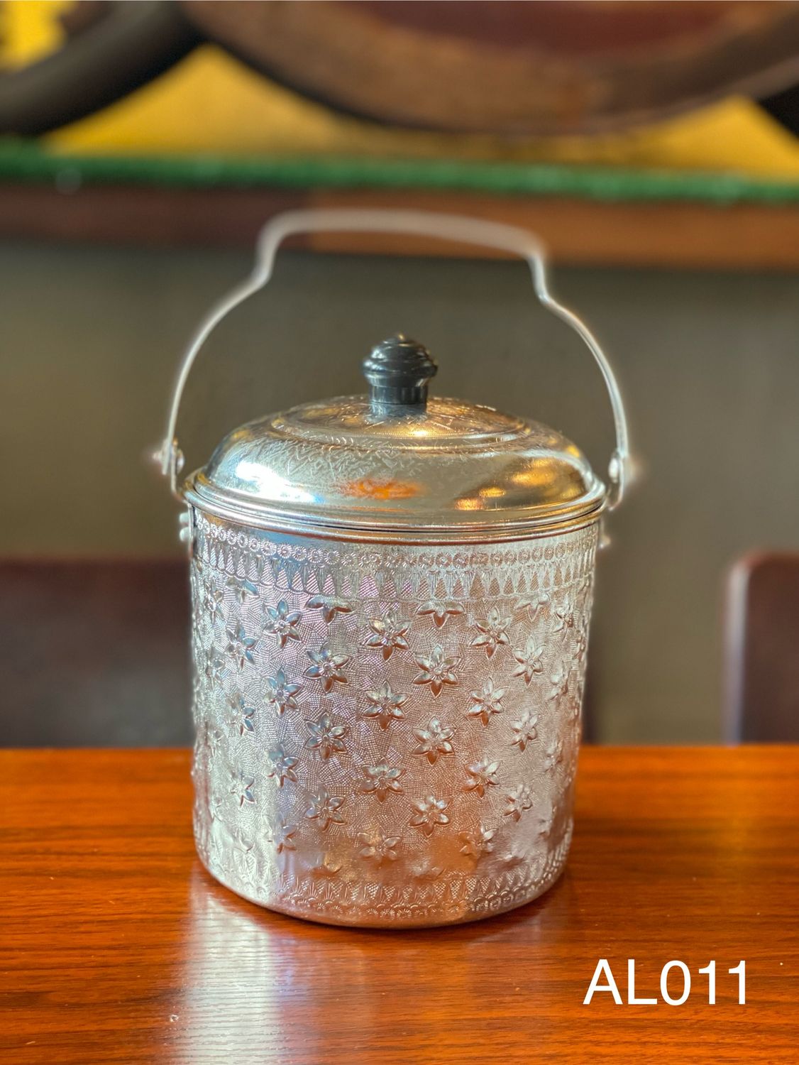 Aluminum Loop Handle Pot - Medium - Flower Engraved
