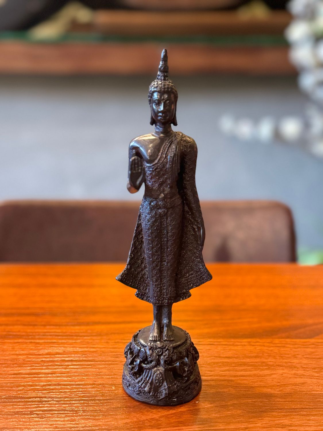 Resin Buddha pacifying relatives/Monday Buddha