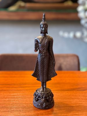 Resin Buddha pacifying relatives/Monday Buddha