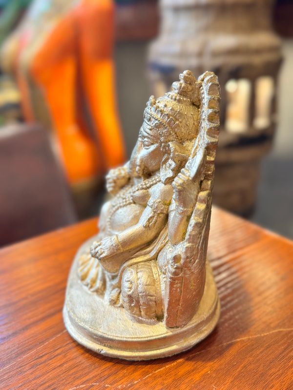 Lord Ganesh Sandstone, Gold (M)