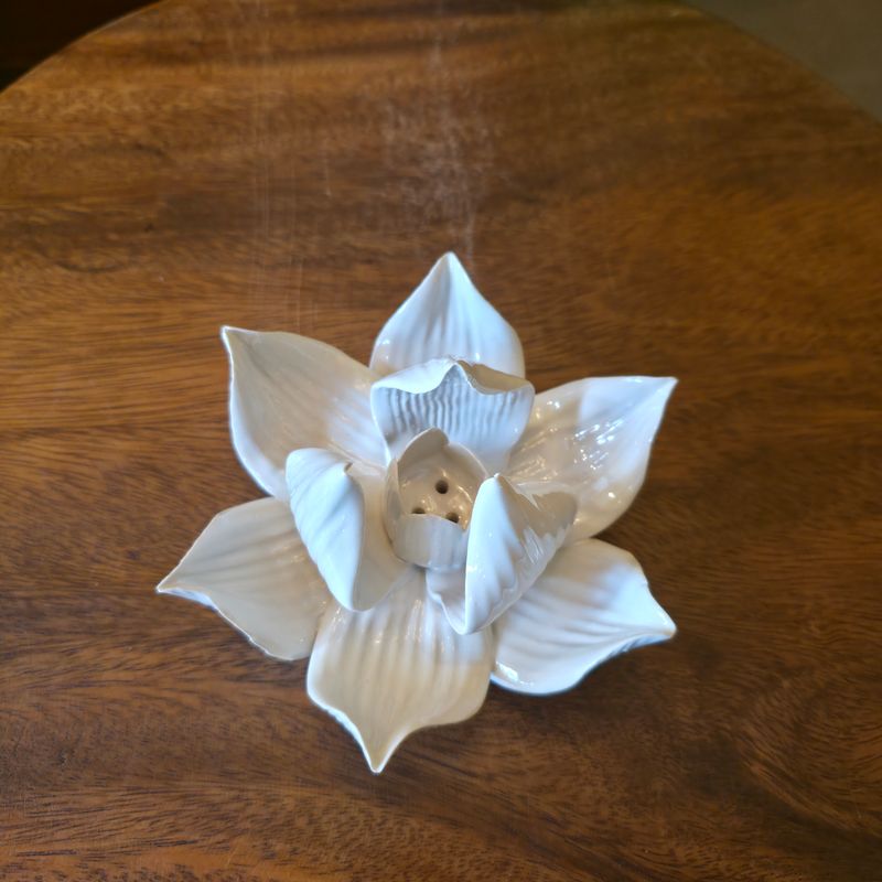 Ceramic Lotus Incense Holder - White