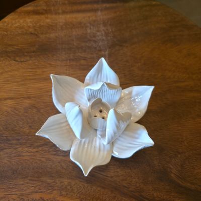 Ceramic Lotus Incense Holder - White