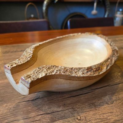 Mango Wood Bowl (w Spout)